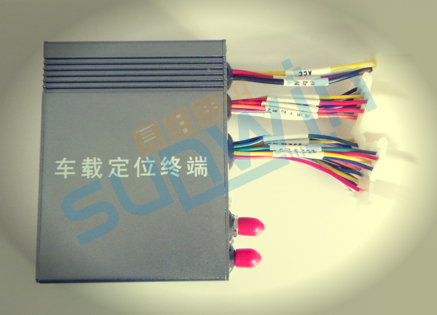 智能汽车通讯方案-车载GPS定位器GPS追踪器